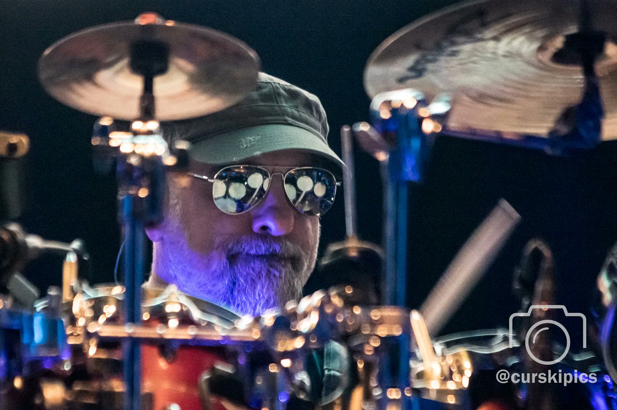 CurskiPics's tweet photo. I have captured 117 (and counting) different bands this year. I wanted to repost 50 of my favorite photos the rest of the year
Herb Alexander of @primus at @PalaceStPaul - 06/03/22
#timalexander #herbalexander #primus #palacetheater #stpaul #minnesota #drummer #drums #pentax https://t.co/RhhBY3qmjO