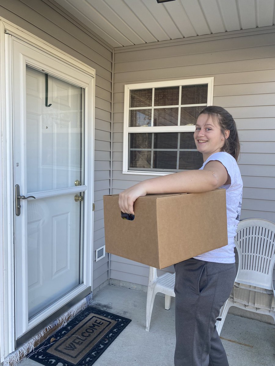 Dana Shefet (@shefetdana) on Twitter photo Spent the morning with <a href="/BrodyDistinctly/">Distinctly Brody</a> Service Learning Distinction Track c/o 2025 distributing care packages for Meals on Wheels! Thanks to Pitt County Council on Aging for letting us help out this Saturday morning📦❤️ Spent the morning with <a href="/BrodyDistinctly/">Distinctly Brody</a> Service Learning Distinction Track c/o 2025 distributing care packages for Meals on Wheels! Thanks to Pitt County Council on Aging for letting us help out this Saturday morning📦❤️