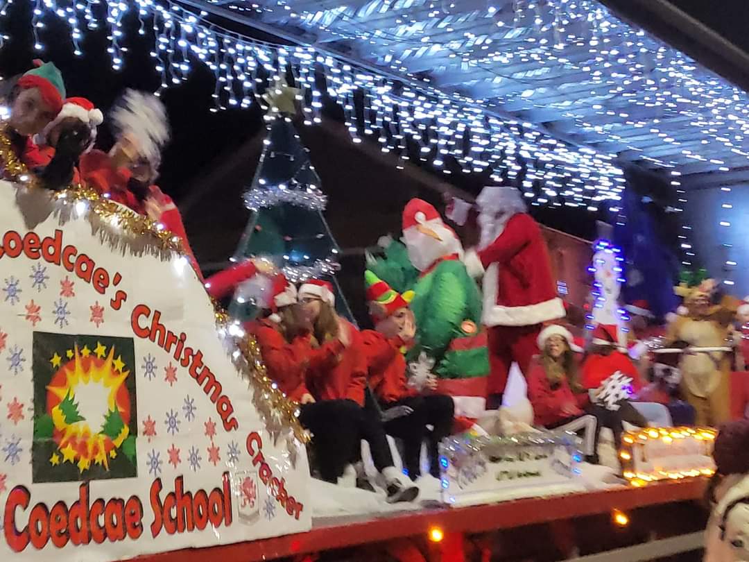 riskkitchen's tweet photo. @CoedcaeSchool Just fantastic!  🎅❤️ https://t.co/Y42bnQK2hP