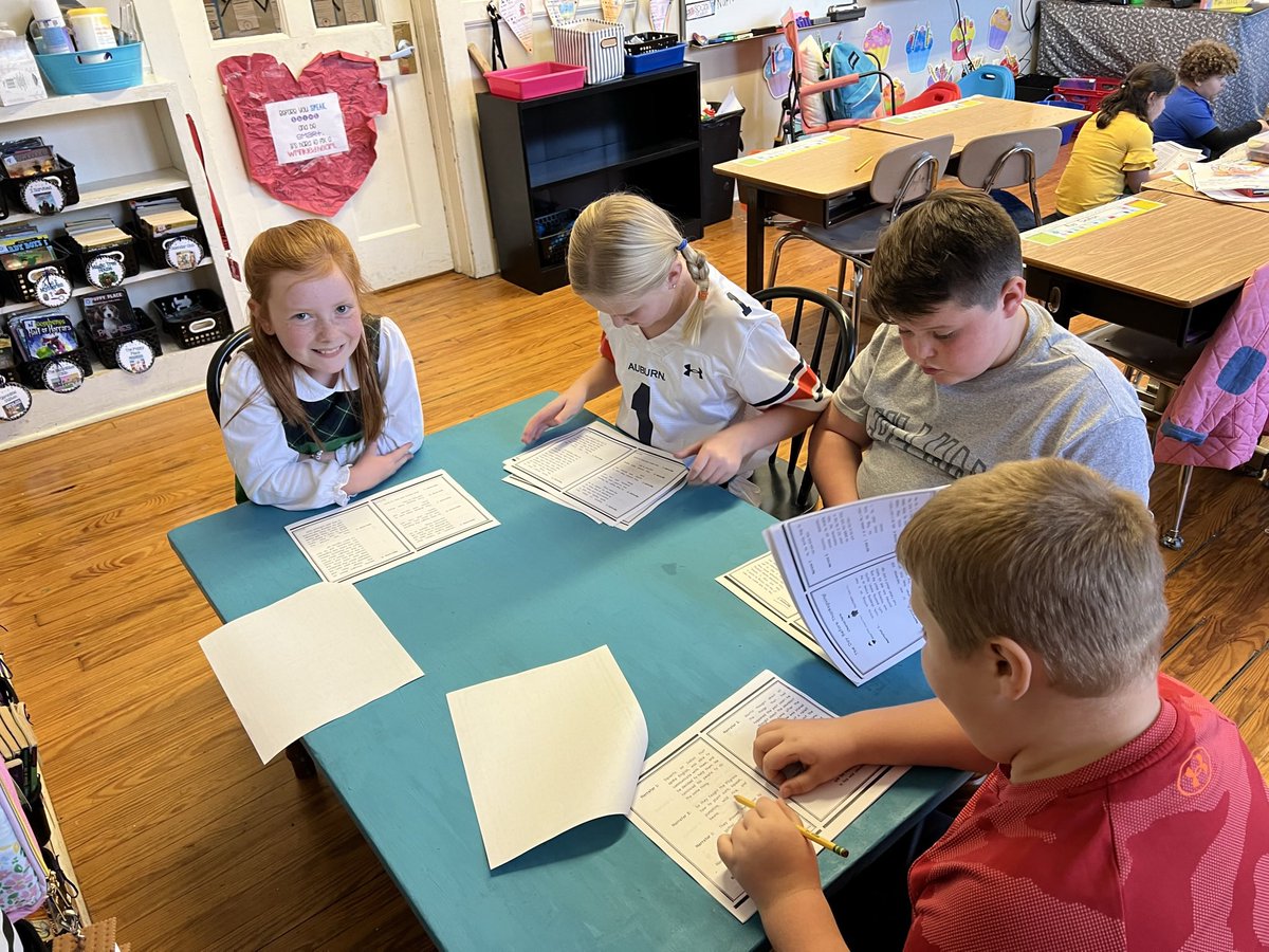_JenBHill's tweet photo. Reader's theater about the first Thanksgiving is a great way to improve fluency and have fun the day before Thanksgiving break! 🦃🦃 https://t.co/VyiWp00M3d