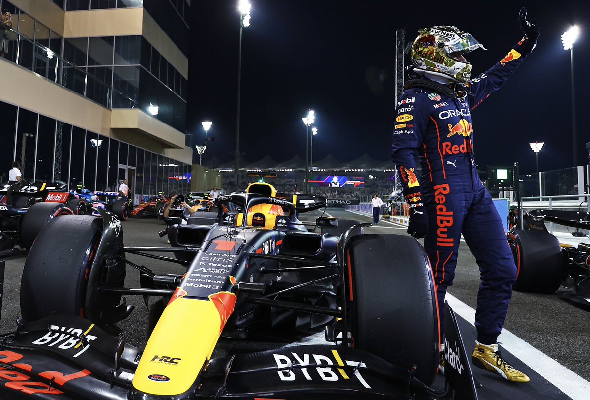 VerstappenCOM's tweet photo. Max takes hold of his 7th Pole Position of the season in a thrilling Qualifying in Abu Dhabi 🇦🇪

With Checo on P2 it’s an all Red Bull Racing front row 💪

That’s a mega Saturday, bring on Sunday ⏰

#KeepPushing #UnleashTheLion #AbuDhabiGP https://t.co/BZKQX6TwOB