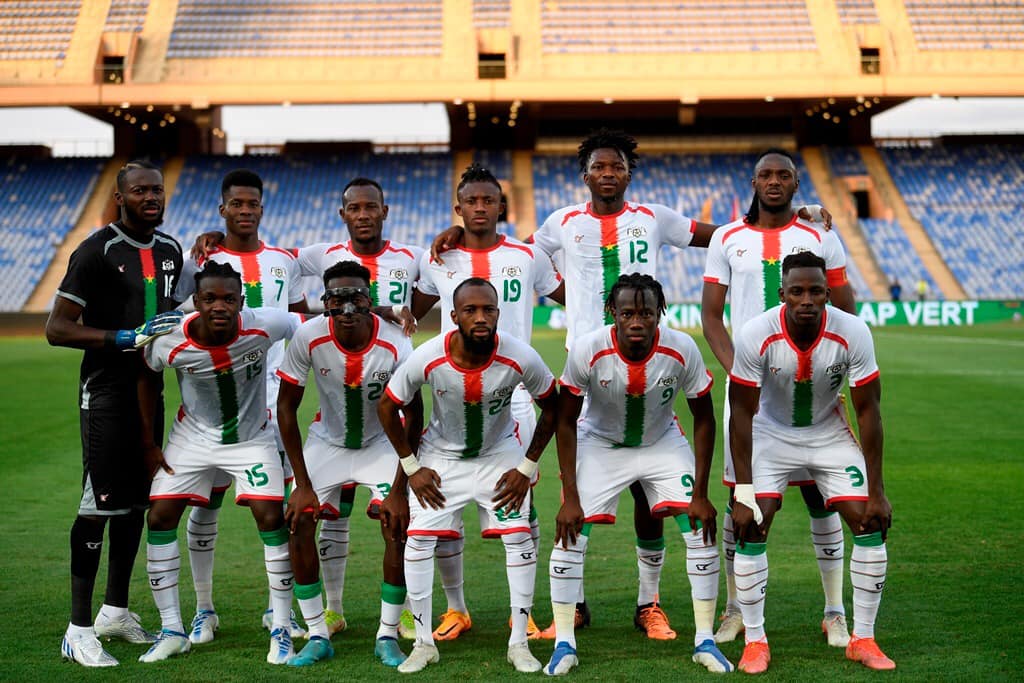 Letalon_net_Off's tweet photo. Gardien : Hervé Koffi
Défenseurs : Issa Kaboré, Edmond Tapsoba, Adamo Nagalo, Cheick Omar Ouédraogo
Milieux : Blati Touré, Gustavo Sangaré, Trova Boni,
Attaquants : Bertrand Traoré, Cédric Badolo, Dango Ouattara
#BFARCI #BFACIV https://t.co/assQIM5O7S