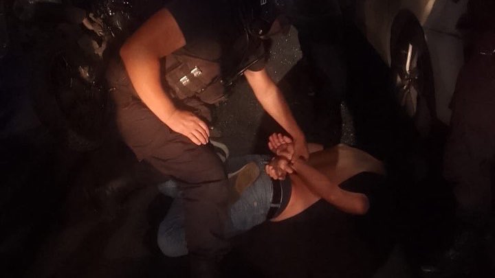 nandotocho's tweet photo. #LaPlata Se fugó de un control el Diagonal 74 y 10, chocó a dos autos estacionados en 13 y 44 y terminó preso en la Comisaría Primera. Por fantasma se pierde la apertura del mundial (?) https://t.co/3BxQWfZuOf