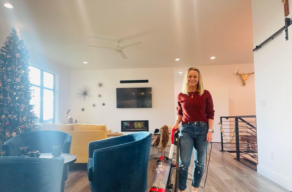 Our Executive Director is having fun prepping the amazing homes for another sold out day of tours. We look forward to seeing you soon!