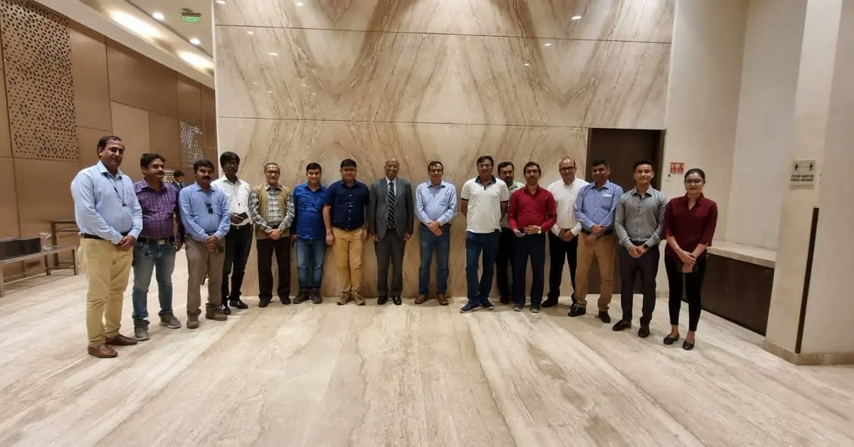 inregistry's tweet photo. NIXI’s goal is clear! 
We are geared up to bring affordable internet to every Indian. 
Our CEO Shri Anil Kumar Jain talked about our vision for the same at the Partner meet in Kolkata.

#NIXI #domains #domaindia #partnerships #meet #ISPs #nationalinternetexchangeofindia https://t.co/VmnBPxlaSU