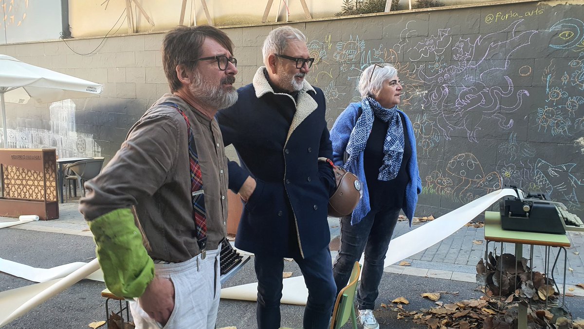 Fèlix Larrosa (@flarrosa) on Twitter photo 🖼 El Centre Històric és un dels bressols de la nostra història i de la nostra cultura. Visitem l'<a href="/espaicavallers/">Roser Xandri</a>, que ens acosta a la pintura contemporània, i gaudim de l'art de l'escriptura al carrer amb <a href="/instantropia/">instantropia</a> 🌹 🖼 El Centre Històric és un dels bressols de la nostra història i de la nostra cultura. Visitem l'<a href="/espaicavallers/">Roser Xandri</a>, que ens acosta a la pintura contemporània, i gaudim de l'art de l'escriptura al carrer amb <a href="/instantropia/">instantropia</a> 🌹