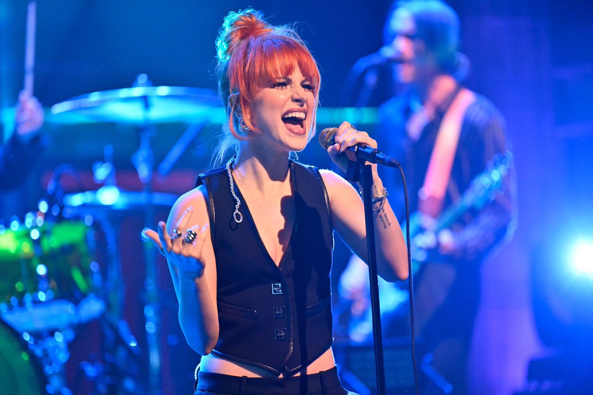 hayley's vocals tweet media