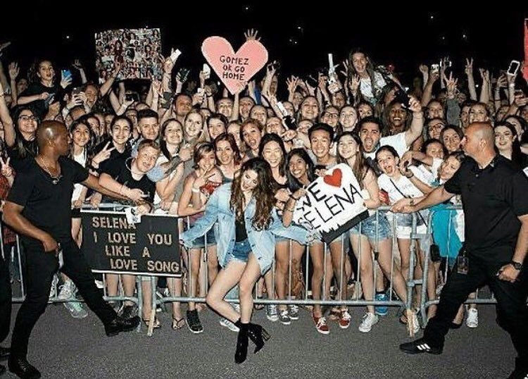 selrareheartbet's tweet photo. #Selenatorsday the best decision I ever made was to become a selenator! Proud to be a part of this fandom and proud of Selena our bond to her is so strong and unreal! Iβll forever be by her side and support her! Happy Selenators day everyone π€ππ»π @SelenaFanClub @selenagomez https://t.co/4GAe5YHDRF