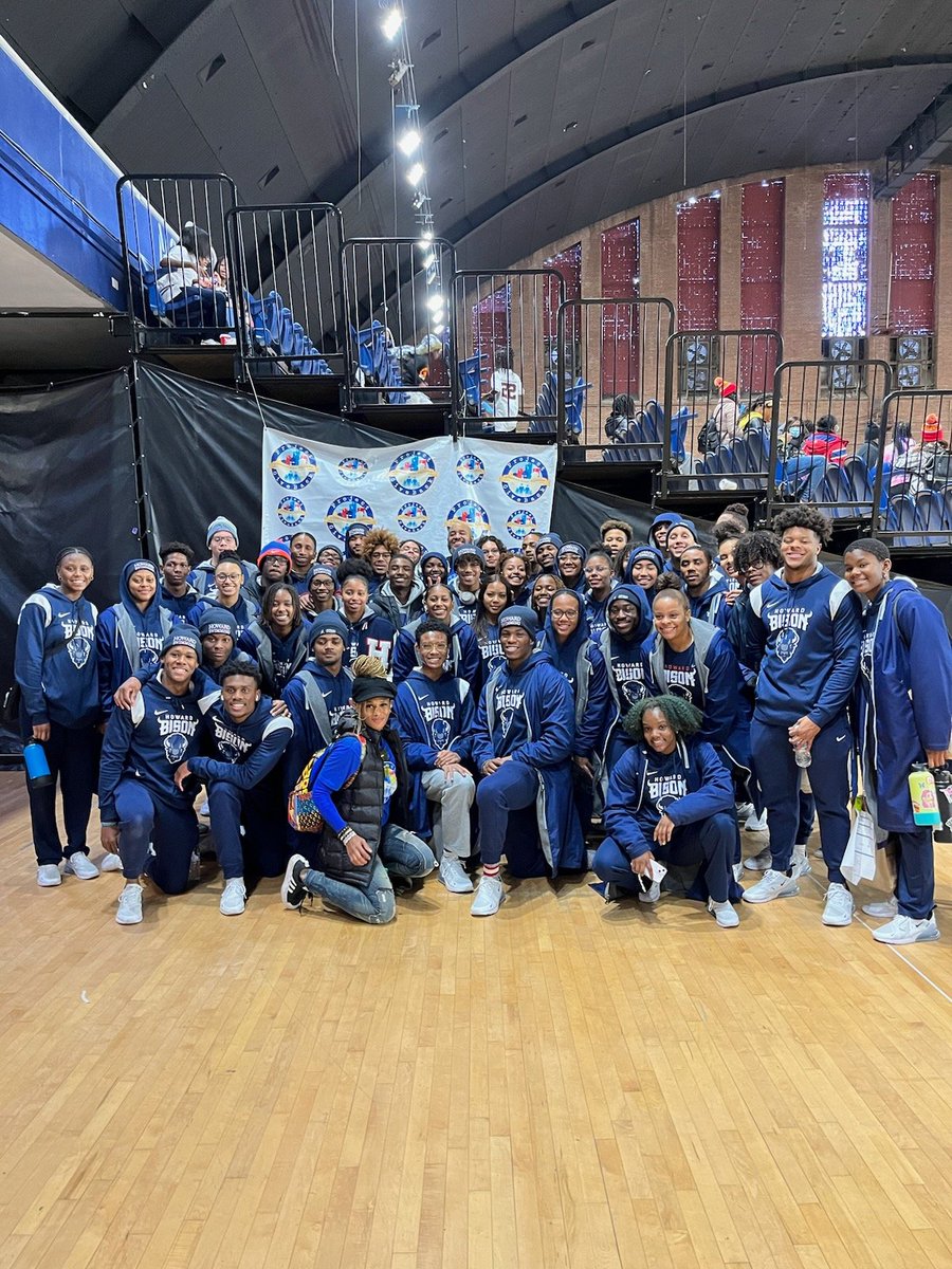 HUSwimming's tweet photo. “Life’s most persistent and urgent question is, What are you doing for others?” — Martin Luther King, Jr.
@HUSwimming & @HUBisonTennis happily spent the "EARLY" morning volunteering with #ProjectGiveback preparing TGivng boxes for families in the DMV https://t.co/vep4GgaYPS