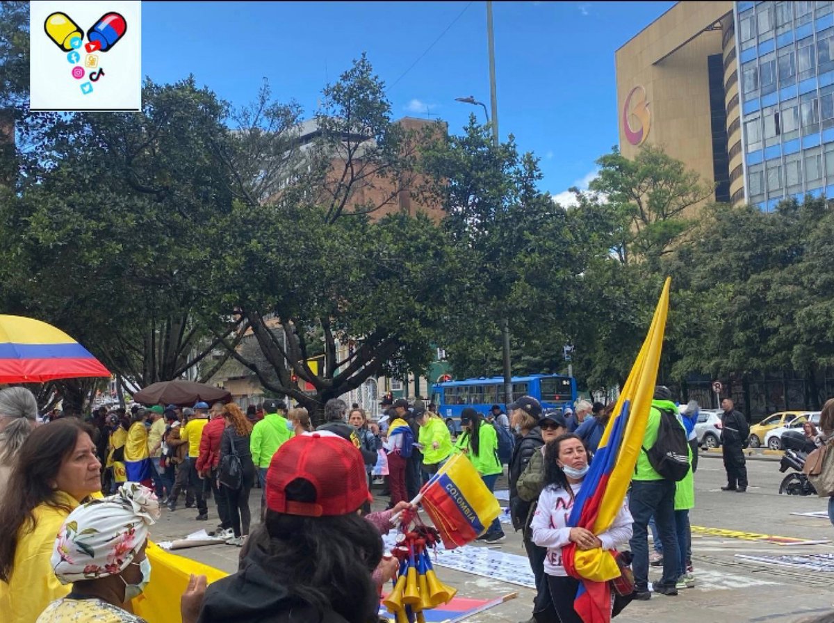 Unidos somos mas fuertes ❗️SALGAMOS A DEMOSTRAR QUE NO QUEREMOS A ESTE GOBIERNO ❗️📣🗣#Colombia #NoNosVamosARendir #19Nov #SomosCapsula