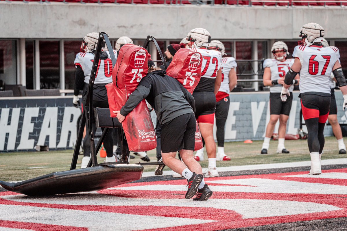 4 year OL manager, Jackson Livingood (<a href="/j_livingood/">Jackson Livingood</a>), from Paris, KY, will graduate with a Major in Criminal Justice!