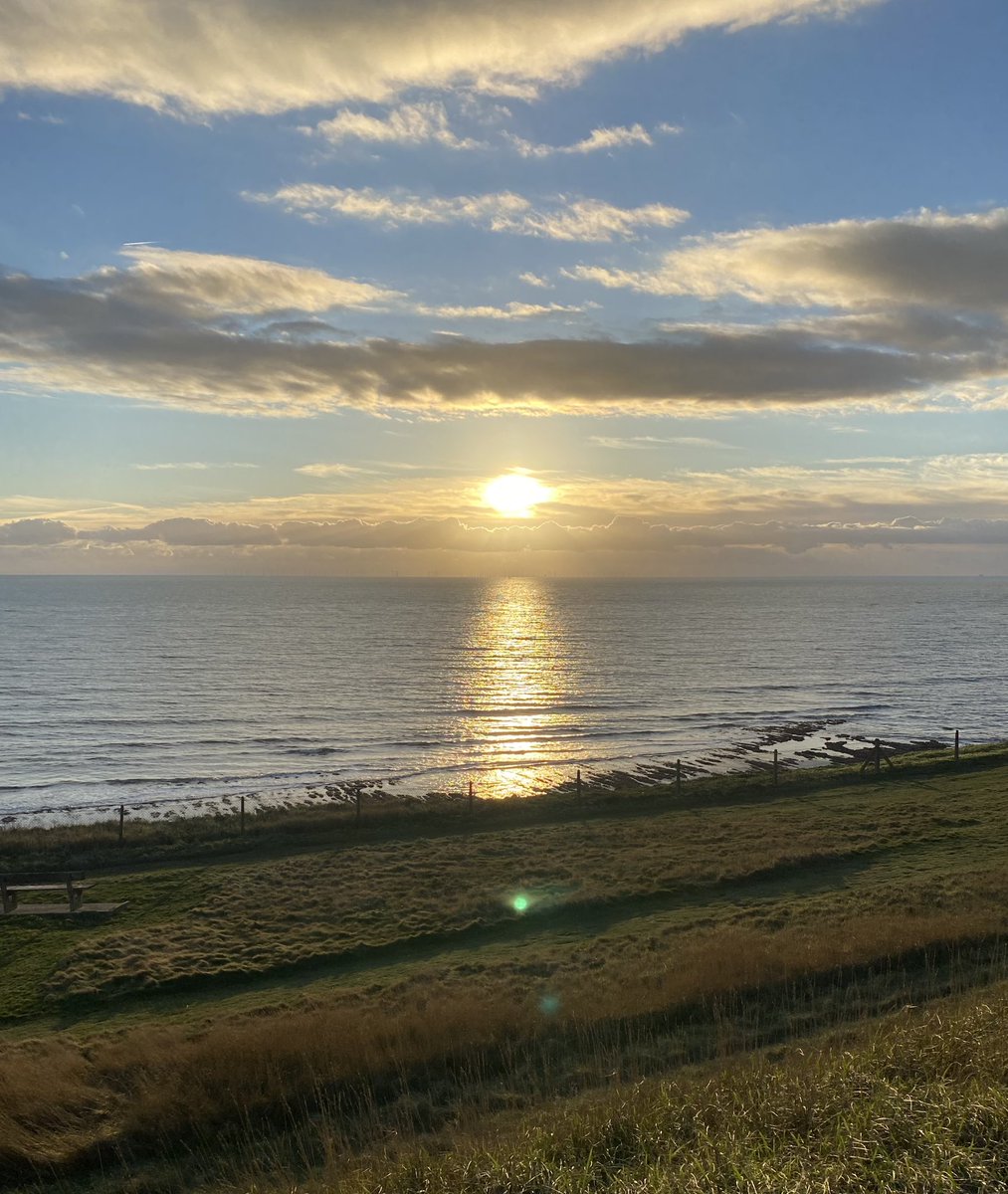 preceptormel's tweet photo. Sunset run #Saltdean #Undercliff https://t.co/Zr25MFqnvJ