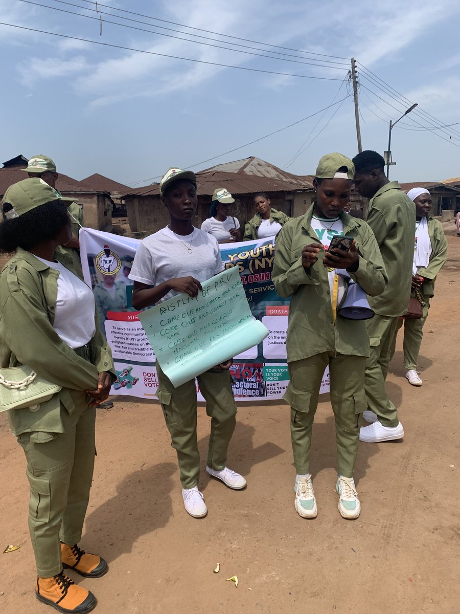 ibrahimatanda94's tweet photo. Ahead of #Nigeriadecide2023, we carried out an awareness of display of the preliminary register of voters across the communities in Ayedire local government, Osun state. 

This is the opportunity for you to show your commitment as a Nigerian.
@inecnigeria 
@daily_trust https://t.co/1wgehHZL0q