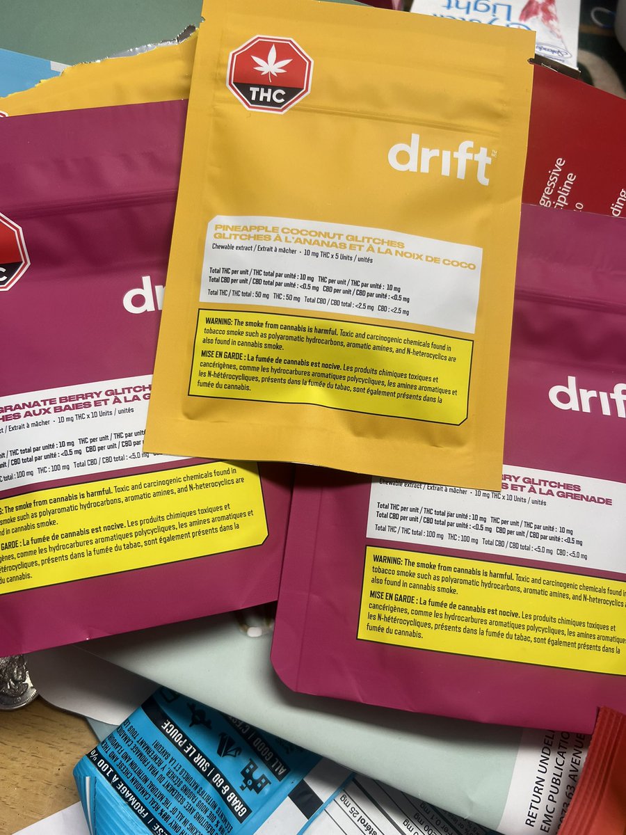 Glitches have landed! Gunna try these babies out! 10mg thc per chew x10 in a bag 🫠🫠 <a href="/Aurora_MMJ/">Aurora Cannabis</a>  #CannabisCommunity  #cannabisindustry  #cannabislife