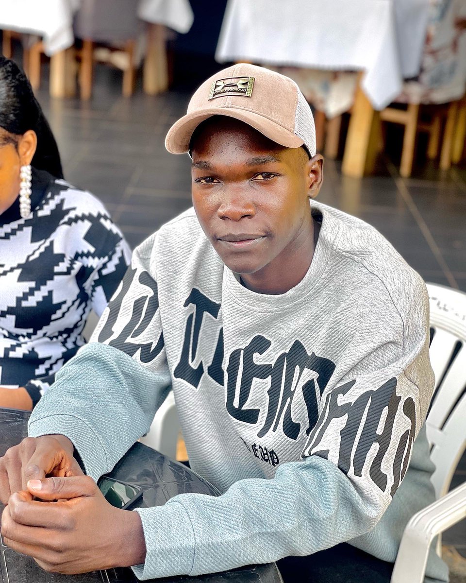 raph_ug's tweet image. Siyina Content but I follow back 😹😹 mumpe ku bu follow Bambi 😌🔨