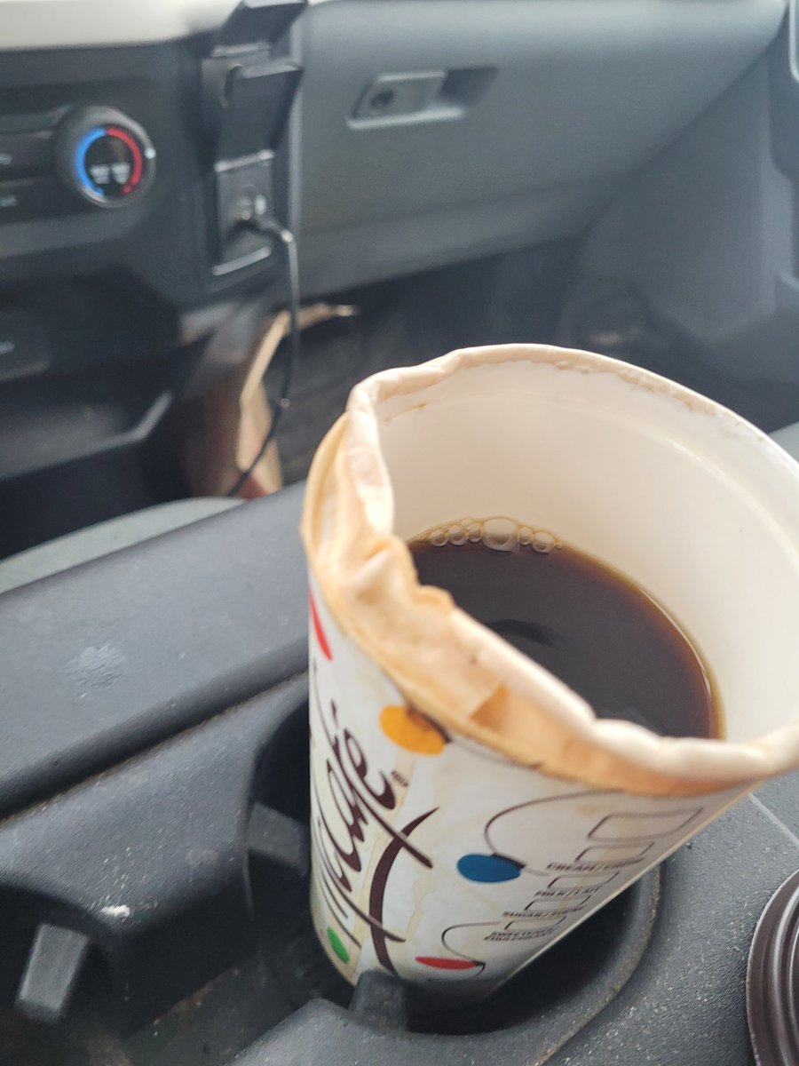 Thanks <a href="/McDonalds/">McDonald's</a> nothing like your new holiday cup with deteriorating rim. Nothing like hot coffee spilling on me while driving. #McDonalds #hotcoffee #holidaycup