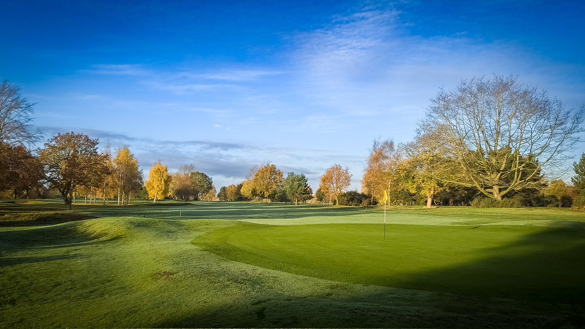 Beautiful autumn morning at the golf club after that past few days of awful weather.