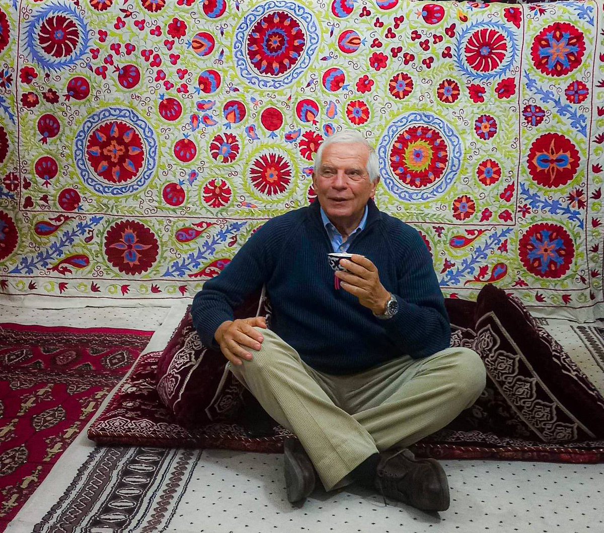 OShaykhov's tweet photo. A good photo of @JosepBorrellF snapped during this week’s visit to #Samarkand. As we all know in the region, any good dialogue in #CentralAsia starts over a piyola of tea. https://t.co/pjSJMCyB5X