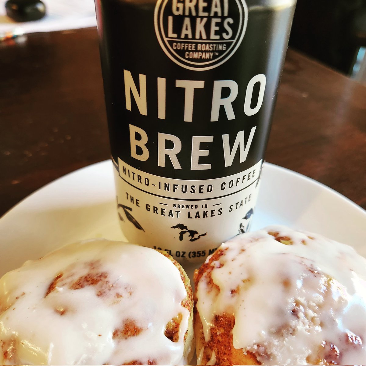 danieljmarlin's tweet photo. Hot cinnamon rolls and cold brew coffee... breakfast of champions! 🥐☕️ #Coffee #ColdBrew #ColdBrewCoffee #GreatLakes #GreatLakesCoffee #Nitro #NitroBrew #Pilsbury #CinnamonRolls #PilsburyCinnamonRolls #Breakfast https://t.co/P8C5bk9p8a