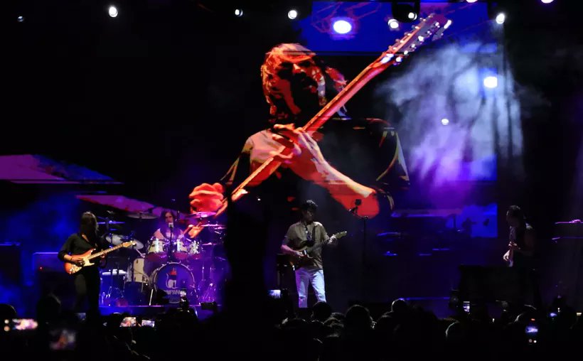 codigo9noticias's tweet photo. Caifanes en Cancún: ni la lluvia detuvo la noche de rock https://t.co/p9wbe6tZcB https://t.co/fn3Za88SLQ