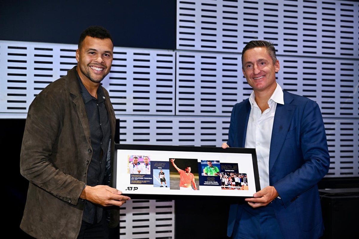 tsonga7's tweet photo. On a commencé au tournoi des maîtres… on finit au tournoi des maîtres plein de bons souvenirs… 😇🤩
Merci @atptour pour cette belle cérémonie 🙌🏾

#atptour #atpfinals #retirement #tennis #thankyou https://t.co/4pGbOQ2qsl