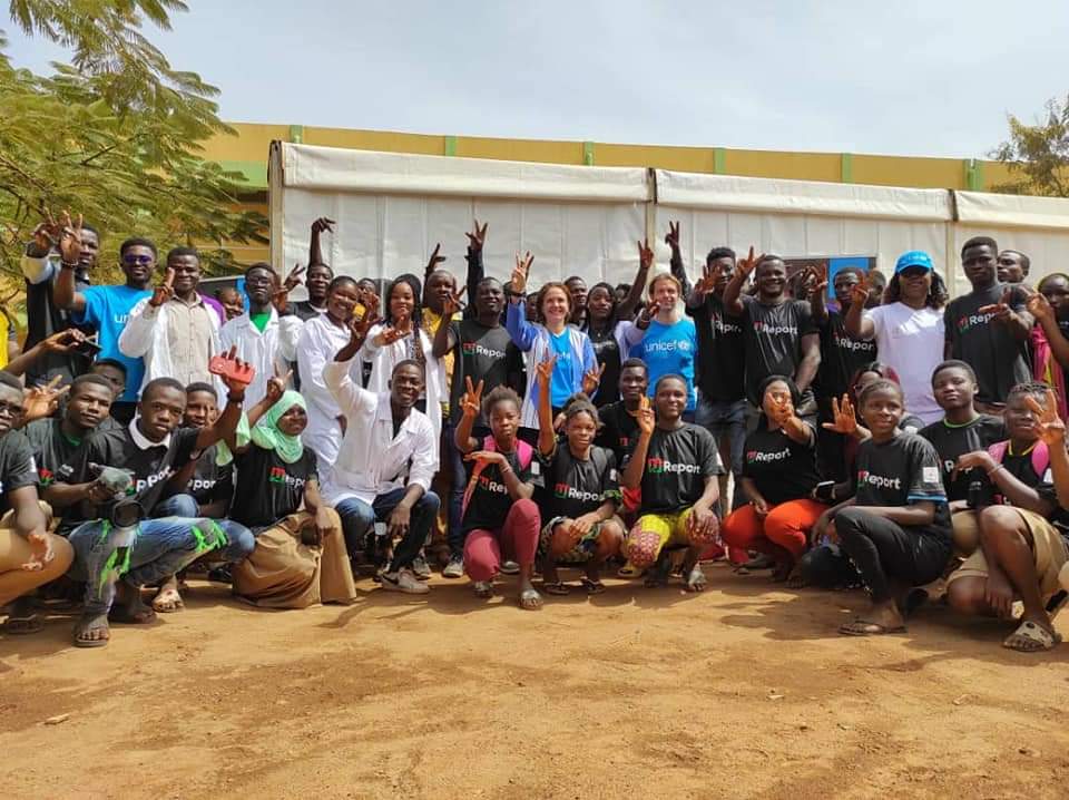 Journée mondiale de l'enfance, lancement de la caravane Faso Jeunes 💚👏🏿

Ça se passe à INAFAC dans le quartier de Goughuin.

Tu es jeune, tu as envie de rencontrer des jeunes engagés dans ta communauté envoie «FASO » au 3️⃣3️⃣5️⃣0️⃣ c’est gratuit sur tous les réseaux . 

#FasoJeunes