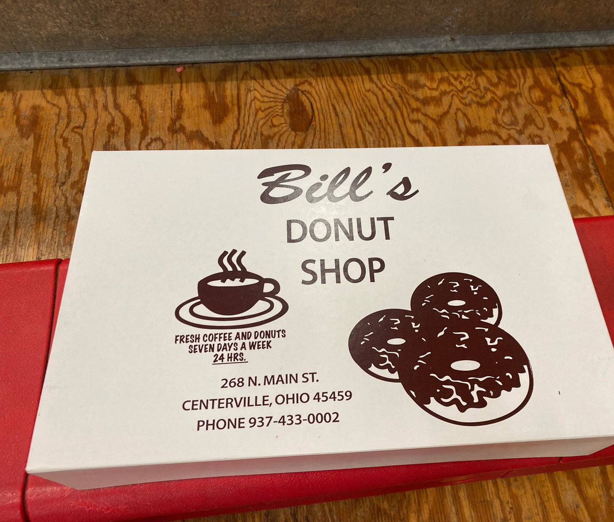 GreenonGirlsBB's tweet image. Saturday Morning Practice after our first win:
#Film
#Donuts 
#ShootingMachine 

Congrats to the first two girls of the season for earning our team awards in last nights win against Oakwood. 

@avery_m21 Bell Award 
@AbbyWes72200294 Hammer Award

 #Theknightsway