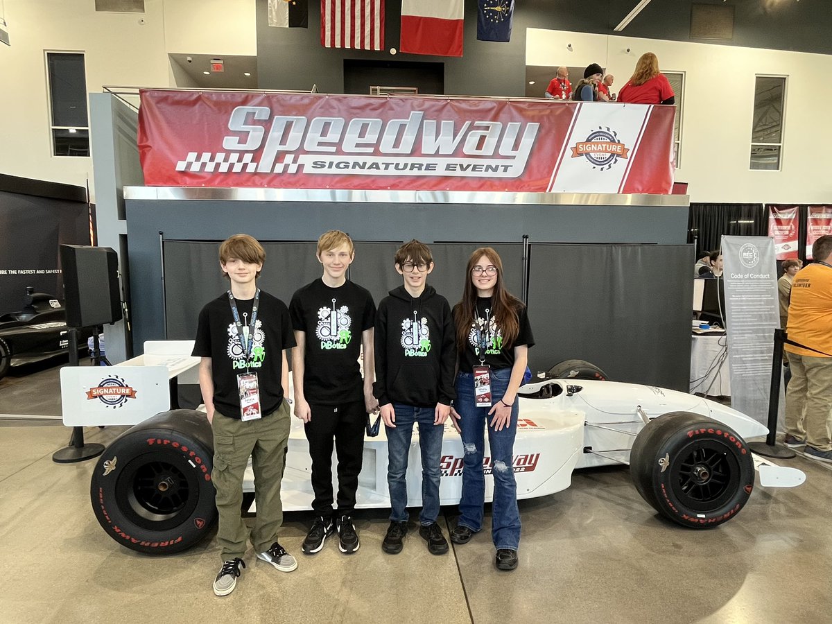BethKoch13's tweet photo. I’m so proud of these teams! They are playing with such heart, enthusiasm and perseverance. @Boone_County @IgniteAtRIC @PiBoticsVEX https://t.co/yV0yd6dOkZ