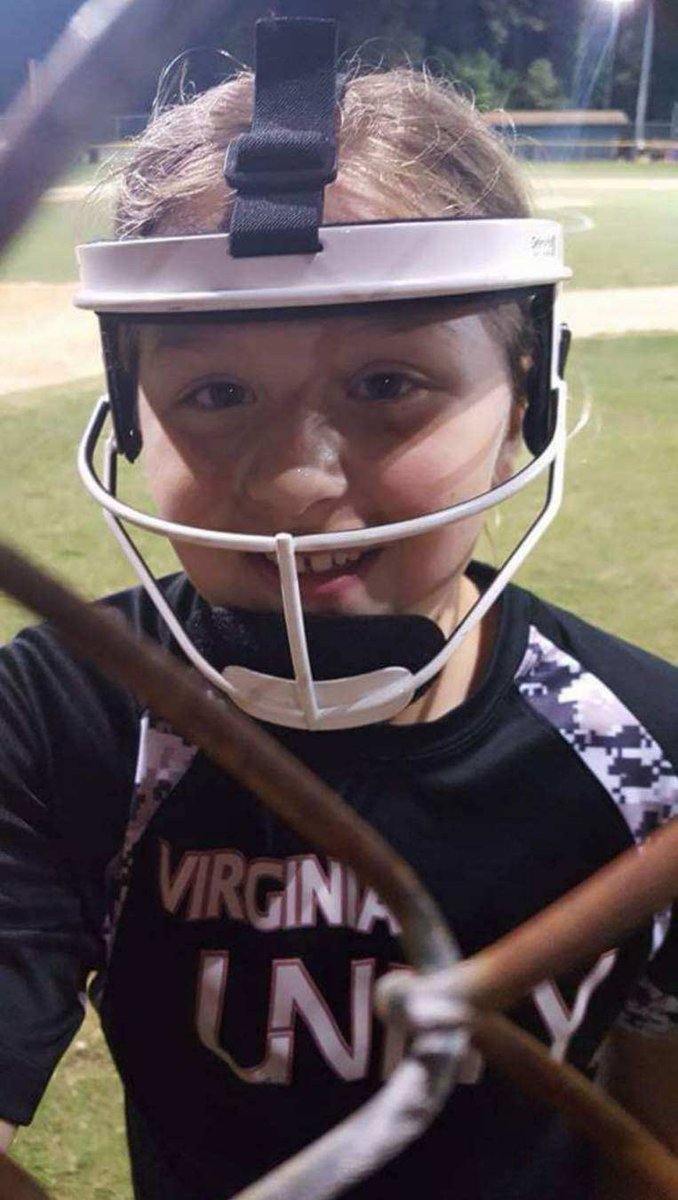 To that little girl who dreamed of playing college softball... 
You did it! I am extremely excited to announce my commitment to continue my academic and athletic career at Florence Darlington Tech! I wanna thank my family and coaches who helped me pursue my dreams. Go Stingers!