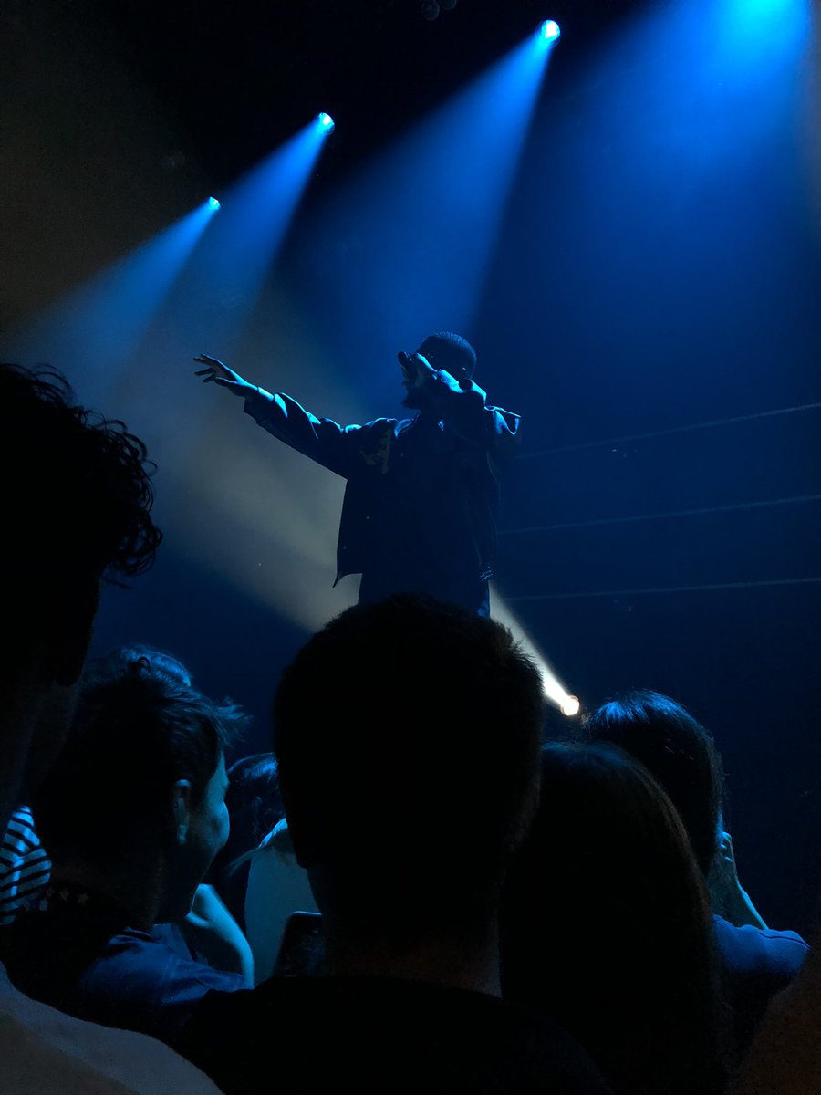 capucine181's tweet photo. pas peu fiere de l’enchaînement d’artistes que j’ai vu cette année https://t.co/OiZhA9jmgp
