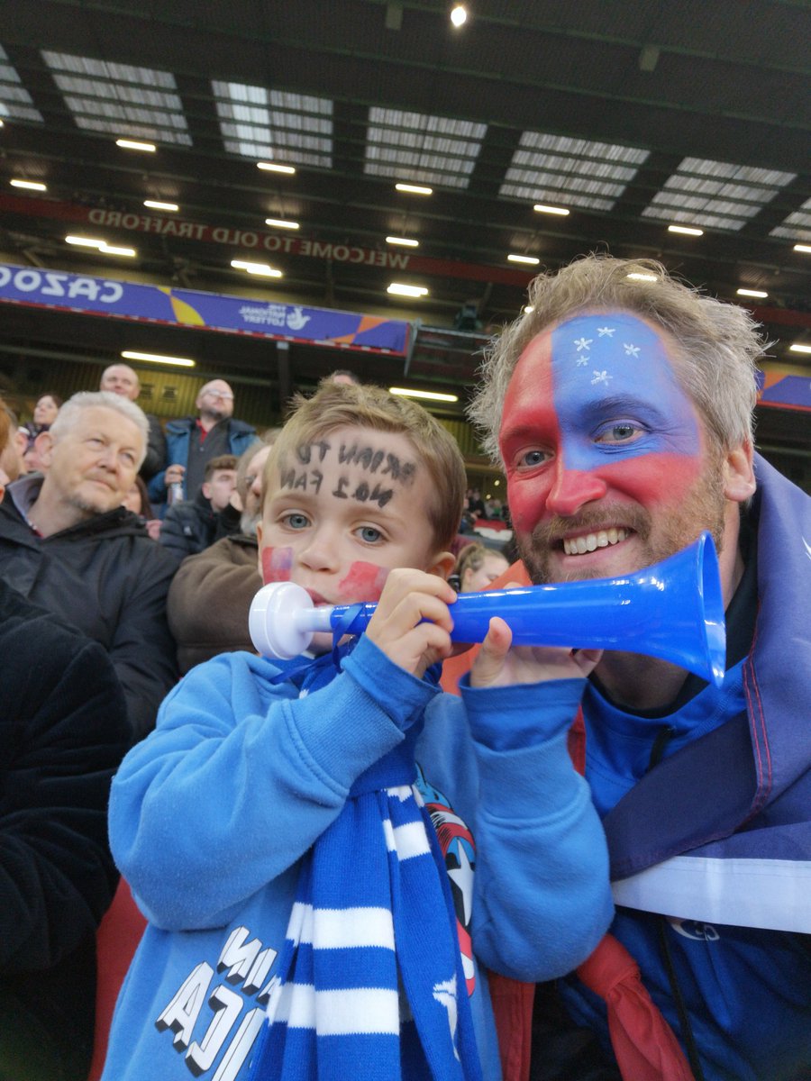 JohnConnaughton's tweet photo. Come on @RLSamoa you are still in with a shot going in at 14-0 down, Jack &amp; I are still up for it. They've just got to 'search for the hero inside yourself 😂😂 Heather Small giving it some here. Come on Sinfield, let's be having ya 💪#RLWC21 #AUSSAM https://t.co/Udud9Eqkm7