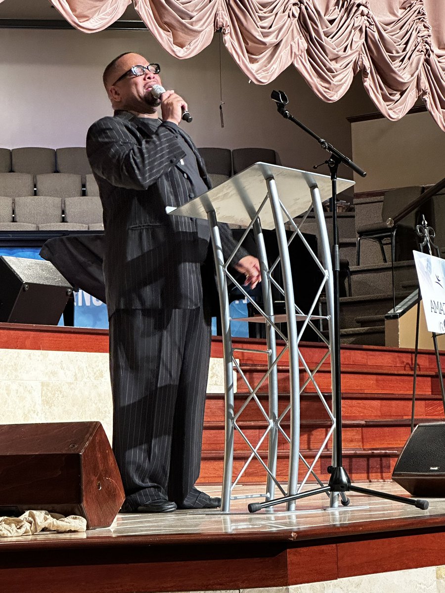 TCWWHouston's tweet image. Thank you Pastor Chris CL Taylor for blessing us in song today 🎶 #Celebrating35Years #TCWW35 #WeLovePas #OurJourney