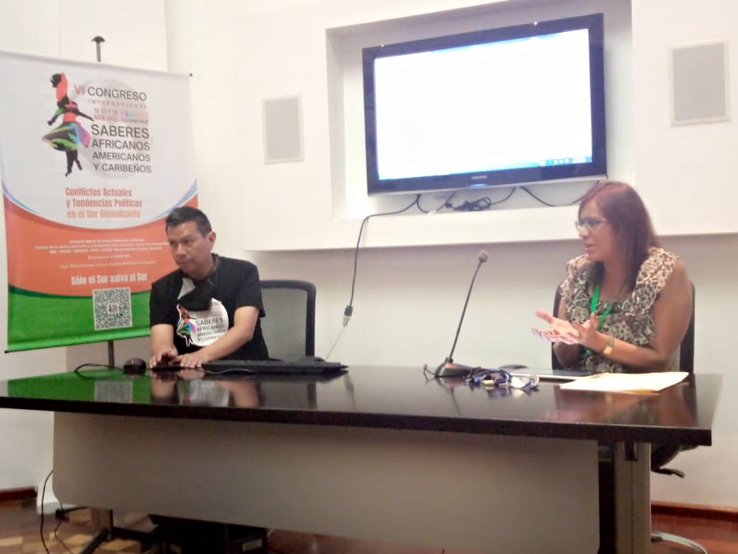 CreacionI_UPT_A's tweet photo. Participación de la @UPTAragua con la ponencia Impacto de las transnacionales en la Zona Atlántica en la Seguridad de la Nación. Profesora Merlis Fermín, en el VI Congreso Internacional Saberes Africanos Americanos y Caribeños. FILVEN 2022.@BettysMunoz @mppeduniv @Iroschimajpsuv https://t.co/5R2YiW8bPm