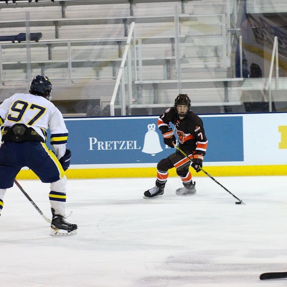 jogathletics's tweet photo. Some game shots of the @BGSUClubHockey team early in the season!
📸: @tdoe22
#hockeyseason #gameshots #hockeynight #ACHADII #clubhockey #jersey #joinourgame https://t.co/GawckQiSCF