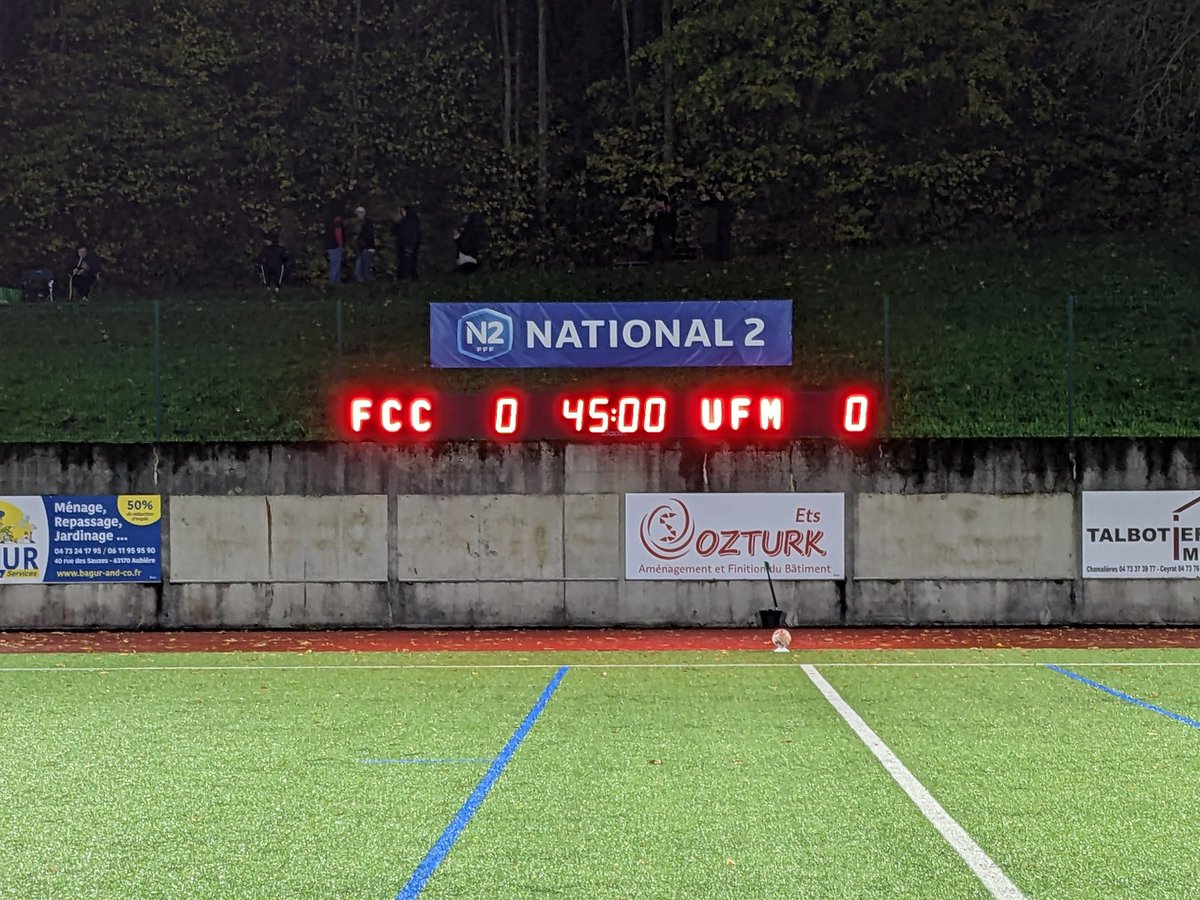 Match nul et vierge a la pause entre <a href="/FC_Chamalieres/">FC Chamalières</a> et <a href="/MaconnaisUf/">UF-Maconnais</a> ! Axel Thoumin a touché la barre pour l'UFM! @coupedefrance #8etour