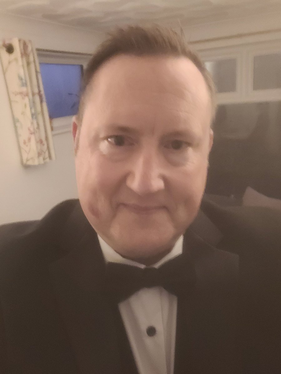 tasker_dan's tweet image. I feel absolutely honoured to have been asked to compere the Launch Ball for two amazing friends and @HantsIOW_fire colleagues...about to embark upon an epic challenge of both physical and psychological endurance @craigsadler3 and Vincey I salute you both fellas...💪❤