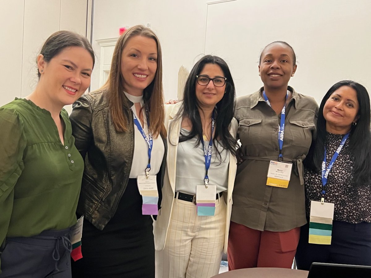 These ladies are ROCKSTARS!! Incorporating integrative Medicine into your practice by Dr's Mercy Udoji @AmyPearsonMD @dr_thesia @lmathew9001 #ASRAFALL22 @ASRA_Society @MagdaAnitescuMD @nwarnerMD @KohanLynn