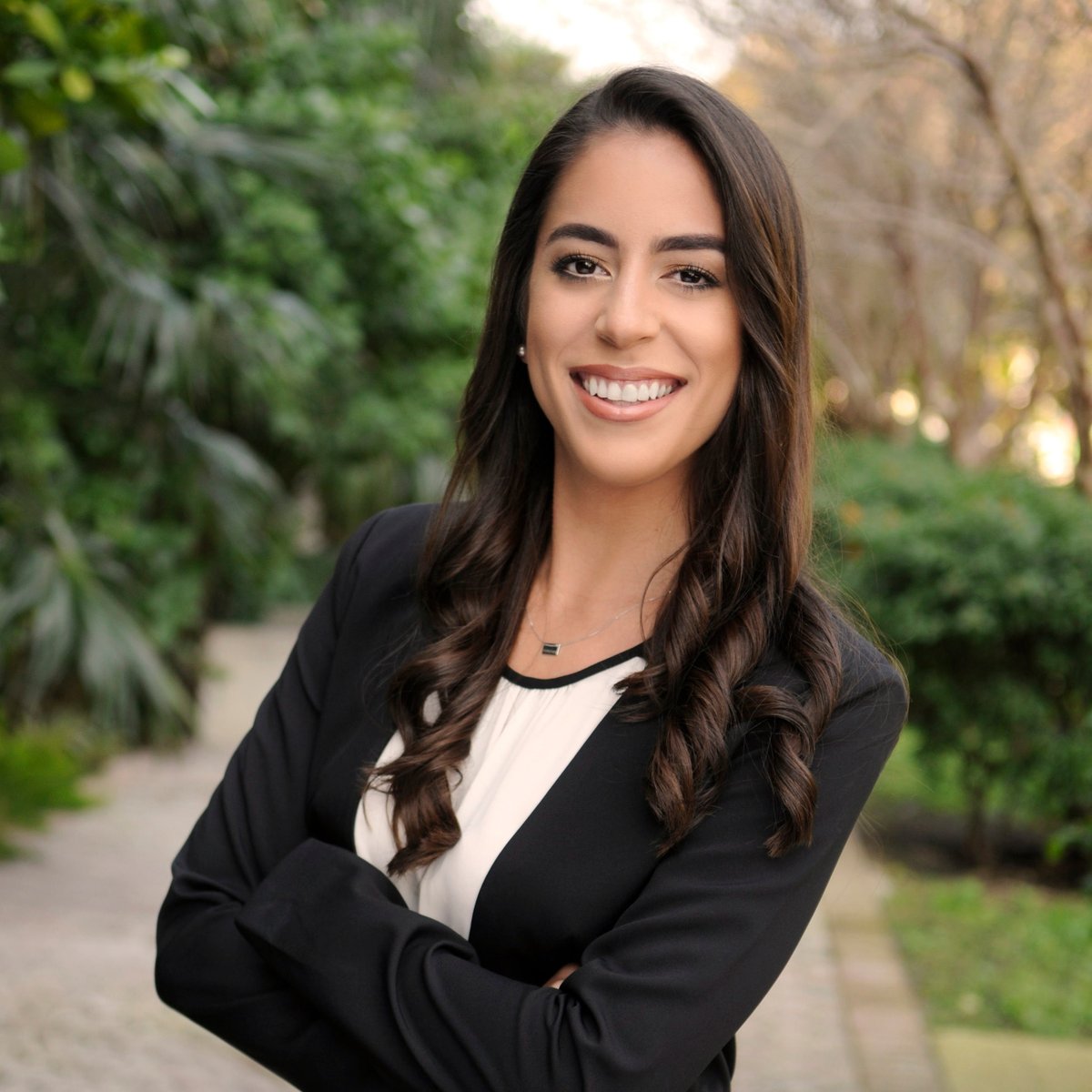 We want to give a huge congratulations to Carolina, who has been promoted to the NEW Senior Performance Marketing Specialist! 🎉 As we expand our growing Performance Marketing team, we can’t wait to see it flourish with her leadership and expertise!✨👏