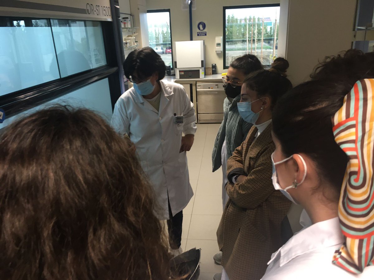 ITACYL's tweet photo. Hemos tenido una semana ajetrada en la red de centros de #ITACyL 😀
Alumnos de grado de Biotecnología de la @unileon visitaron nuestro Centro de Investigación en Bioproductos Agroalimentarios #Cibag, en Villarejo de Órbigo #LeonEsp https://t.co/QJLJXqzHYL