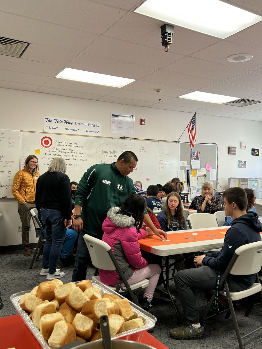 We are Gig Harbor proud!  GH &amp; PHS ET &amp;T students and staff celebrated Friends Thanksgiving.  #friends#PSD#thankful