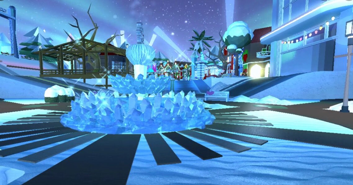 RoyaleHistory's tweet photo. Missing the frigidness of 2018 🥶❄️
#RoyaleHigh https://t.co/fWmUqSugp0