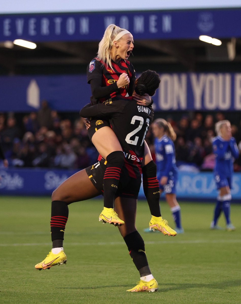 FINAAAAAL

Man City 2-1 Everton

A punta de huevo sacamos el partido adelante con goles de Julie y Bunny, pendientes a ver qué pasó con Hayley y Ellie. 

VAMOS CITY 💙