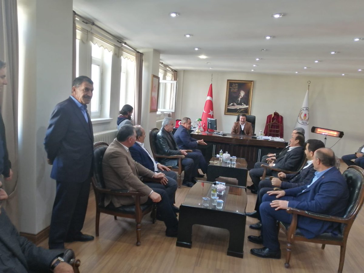 AK Parti Bulanık İlçe Başkanlığı🇹🇷 (@akpartiblnk049) on Twitter photo 2022-11-19 17:14:19 Değerli Milletvekilimiz Sayın @eminsimsekmus , Hasköy Belediye Başkanımız Sayın Hikmet KARAYEL @hikmetkarayelTR , İl encümenlerimiz ile İlimizdeki parti yöneticilerimiz güzel İlçemizi ziyaret ettiler. Nazik ziyaretleri için teşekkür ederiz. Değerli Milletvekilimiz Sayın @eminsimsekmus , Hasköy Belediye Başkanımız Sayın Hikmet KARAYEL @hikmetkarayelTR , İl encümenlerimiz ile İlimizdeki parti yöneticilerimiz güzel İlçemizi ziyaret ettiler. Nazik ziyaretleri için teşekkür ederiz.