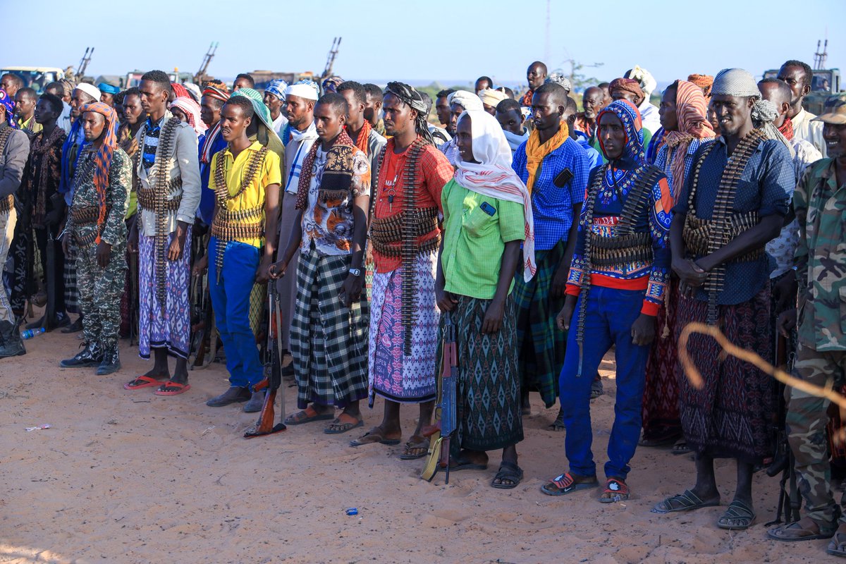 MoIFARSomalia's tweet photo. H.E @AhmedMoFiqi joined a delegation led by the President of the Republic of Somalia H.E @HassanSMohamud on a tour to the frontlines of Mahaas, Bahdo and Wisil where many liberation operations have been taking place.
#Kacdoon https://t.co/EC6EllD0PZ