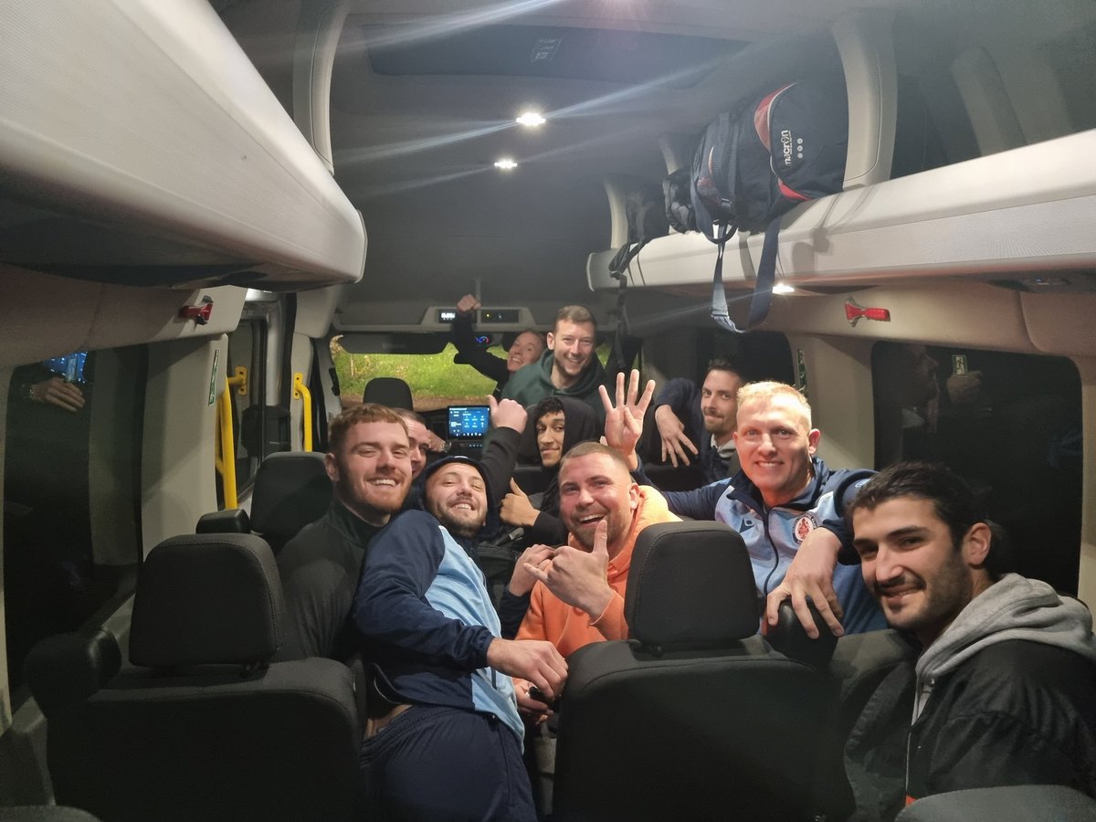 Great result today going down to London and winning 4-0 thanks for the hospitality <a href="/oldwoodsFC/">Old Woodhouseians FC</a> and good luck for the rest of season! Sils go marching on!!!