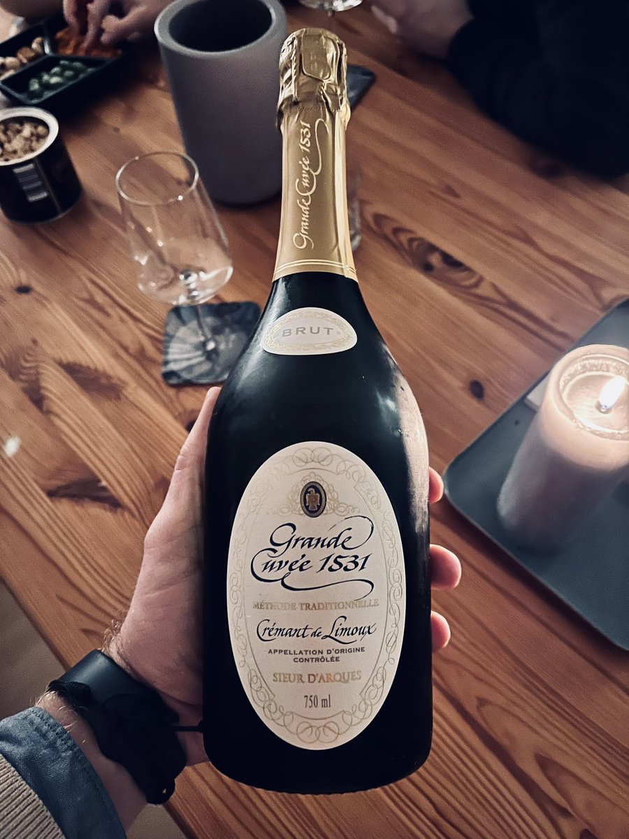 No troubles just bubbles. 🍾  <a href="/Egels14/">Christoph Burda</a>