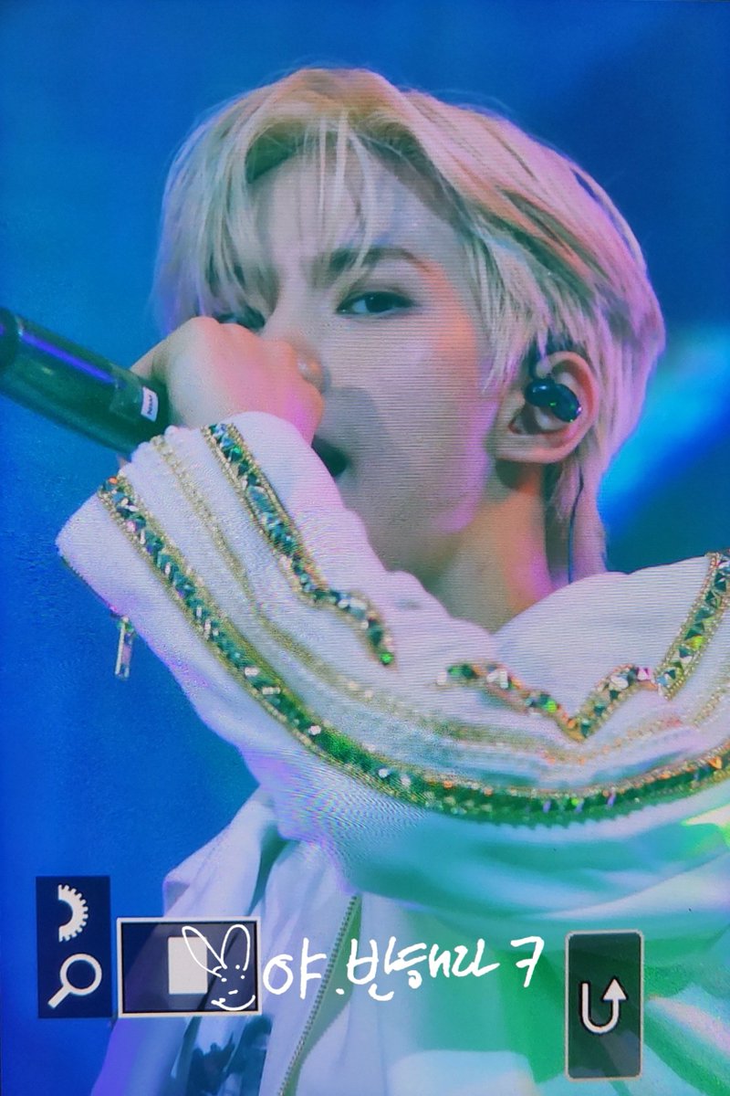 fuzzy041219's tweet photo. 221119 MANILA 공연
임종을 맞이하다
#MCND #엠씨엔디 #윈 #방준혁 #준혁 #WIN #Bangjunhyuk #JUNHYUK #방따단 #MCNDinMANILA @McndOfficial_ https://t.co/vJhqEftNfg