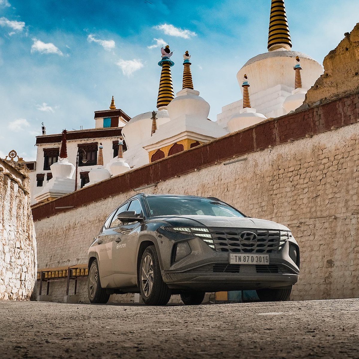 carandbike's tweet photo. Today on the 2022 Hyundai Great India Drive with the #allnewTucson we visited the Lamayuru Monastery in Leh. In the process we crossed 2 mountain passes including FotuLa which at approx. 13,500 ft is the highest point on the Srinagar-Leh road. #HyundaiIndia #GID2022 #Lamayuru https://t.co/two0z0A7OO