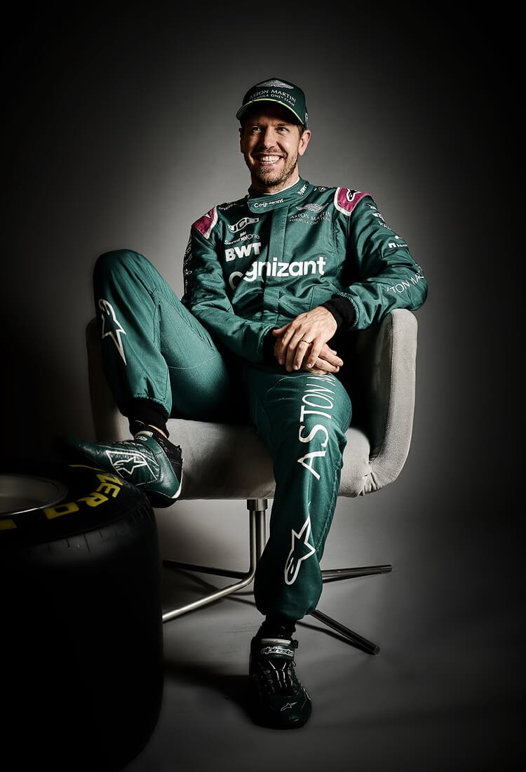 TearOffFR's tweet photo. 📸 Nous y sommes... c'est aujourd'hui le dernier GP de la carrière de Sebastian Vettel, légende de la #F1 ! 🥹

Profitions des derniers instants dans ce #AbuDhabiGP du 4x champion du monde ! 🙏

#DankeSeb https://t.co/X17dTsbnvY