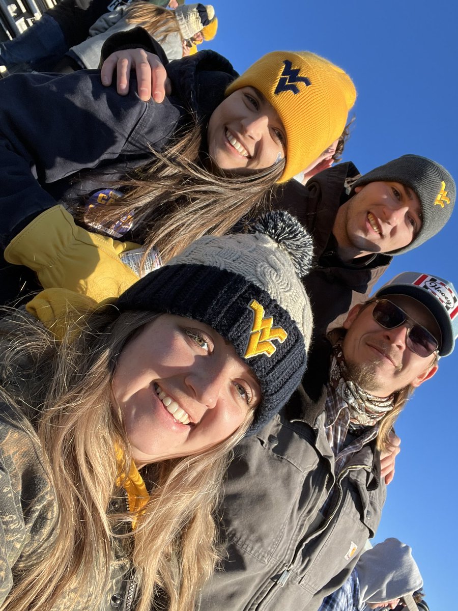 princess__kell's tweet photo. #wvugame https://t.co/YRvsXzJYHq